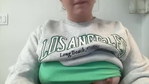 Snapshot of cherryjune chatting on January 31, 3:11 pm CherryJune online show from January 31, 3:11 pm