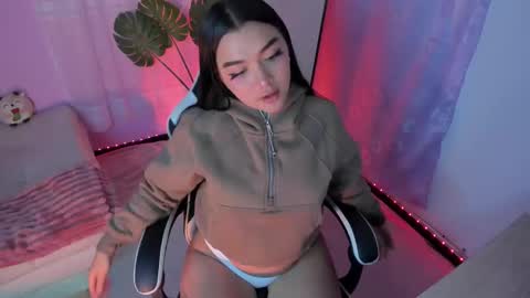 Mely online show from November 12, 1:02 pm