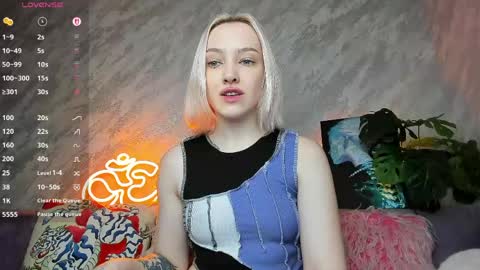 Cheryl online show from April 12, 10:58 pm