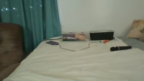 Jade and Thomas online show from March 6, 1:43 pm