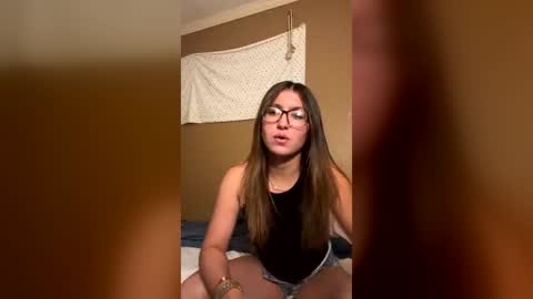 cheyenne_p online show from August 6, 2:09 am
