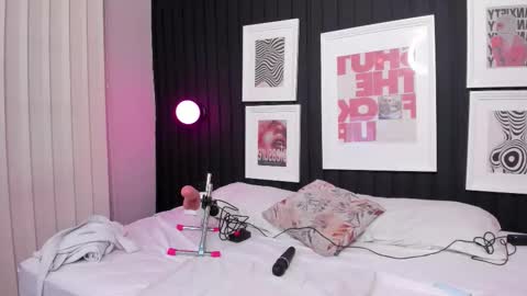 Snapshot of chiara_evanns chatting on September 20, 11:35 am Caro online show from September 20, 11:35 am