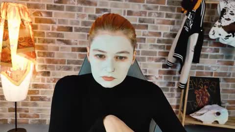 Snapshot of chillsnail_bro chatting on September 30, 5:18 am Bella online show from September 30, 5:18 am