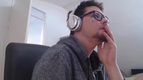 chillzonecam online show from April 24, 5:04 pm