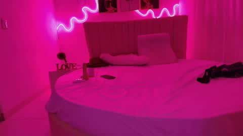 sophia online show from December 22, 5:11 am