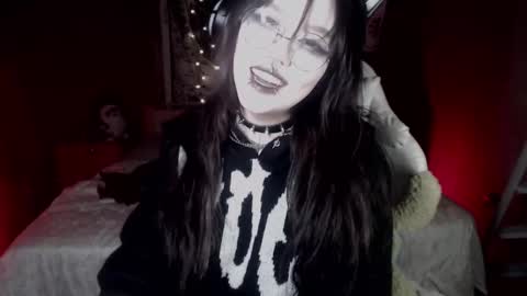 Snapshot of chloe_crystall_killer chatting on October 9, 12:10 pm chloe_crystall_killer online show from October 9, 12:10 pm