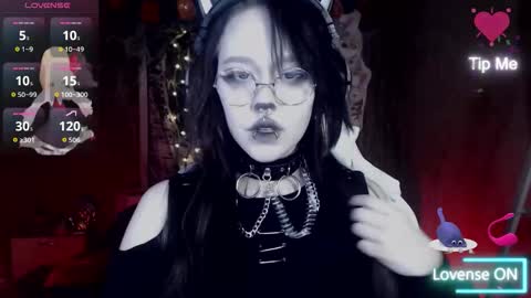 Snapshot of chloe_crystall_killer chatting on October 20, 11:59 am chloe_crystall_killer online show from October 20, 11:59 am
