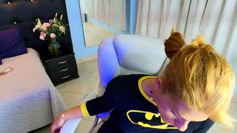 CHLOE online show from December 13, 12:42 am