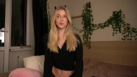 Arianaa Mourrr online show from October 25, 4:35 am