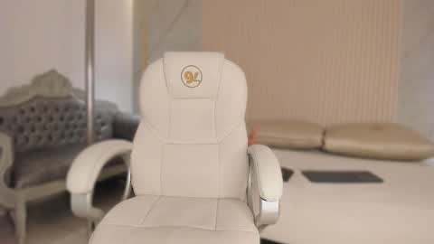  CHLOE  online show from March 25, 11:50 am