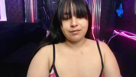 chloe_smith5 online show from April 14, 1:25 pm