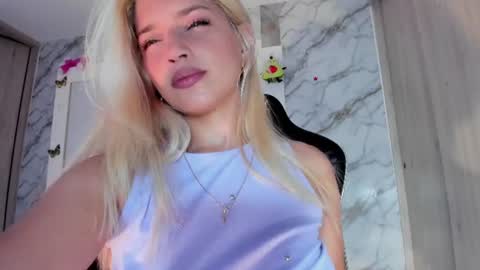 Chloe Miller  online show from June 19, 3:56 am