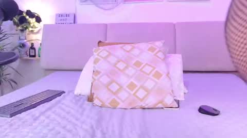 Snapshot of chloeferreira chatting on October 7, 12:17 am chloeferreira online show from October 7, 12:17 am