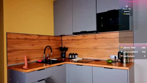 ChloeLuv online show from April 19, 7:38 pm