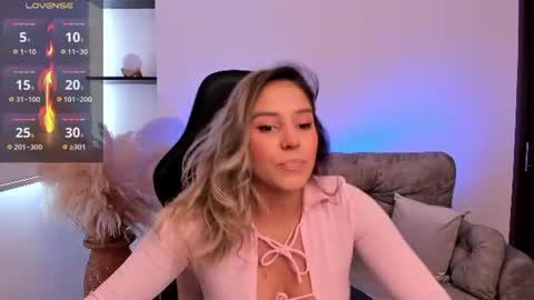 Laura online show from June 30, 8:07 pm
