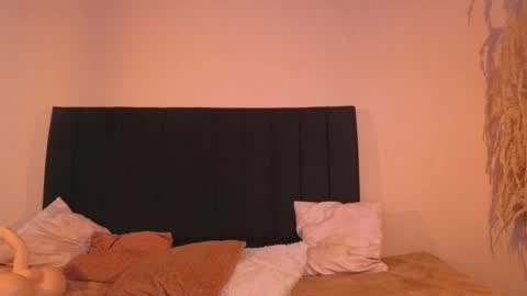 ChloeTurner  online show from December 13, 7:53 pm