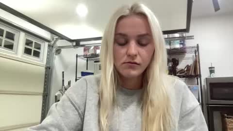 Chloe Babe online show from January 14, 6:32 am