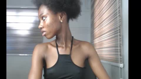 choco_petitqueen online show from November 30, 3:19 pm