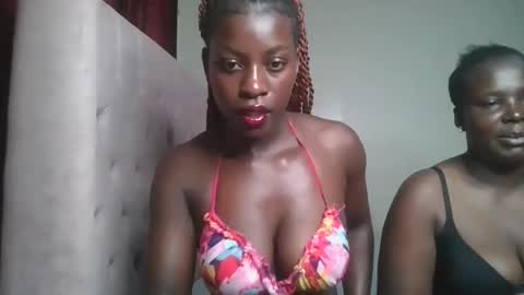 Snapshot of chocolate_iva chatting on September 11, 11:06 pm Iva online show from September 11, 11:06 pm