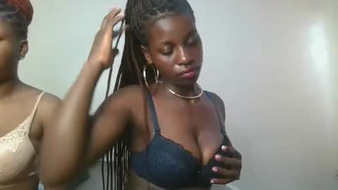 Snapshot of chocolate_iva chatting on October 13, 9:55 am Iva online show from October 13, 9:55 am