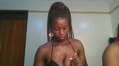 Snapshot of chocolate_iva chatting on October 10, 8:09 am Iva online show from October 10, 8:09 am