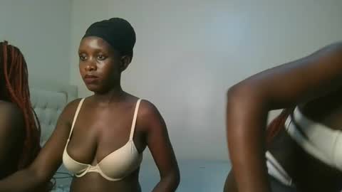 Snapshot of chocolate_iva chatting on October 16, 7:02 pm Iva online show from October 16, 7:02 pm
