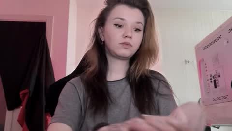 Lissa online show from February 8, 1:25 pm