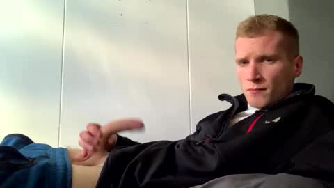 Johnny online show from April 19, 3:24 pm