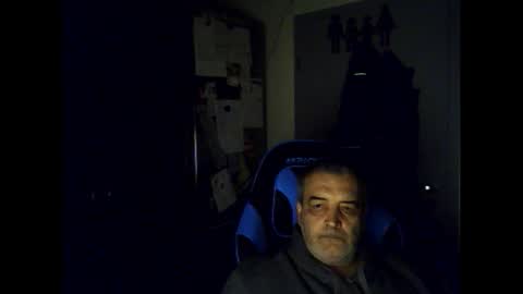 Chris online show from October 12, 4:05 am