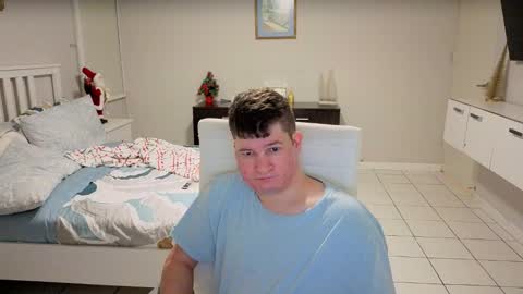 Chris Evens online show from December 1, 1:25 am