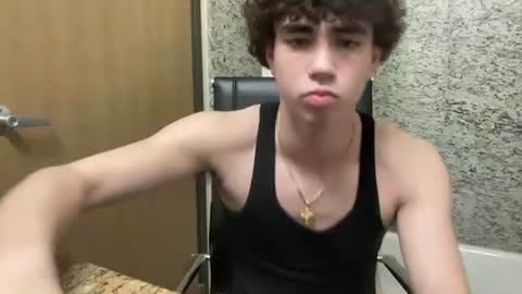 chris_baker1 online show from March 16, 4:15 am