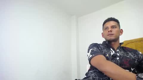 chris_dick2 online show from May 13, 5:17 am