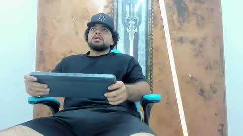 chris_evans00 online show from March 1, 7:51 pm