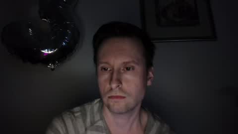 chris_ger8619 online show from April 28, 7:40 pm