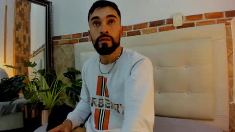 chris_kizz online show from January 12, 10:43 pm