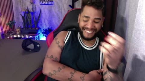 chris_stone444 online show from March 11, 10:46 pm