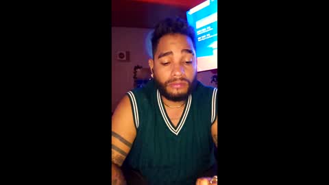 chris_stone444 online show from March 18, 5:46 am