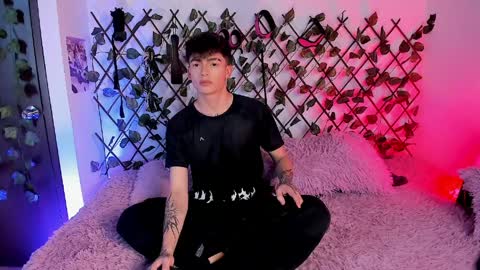 Christian Wang online show from April 7, 10:01 pm