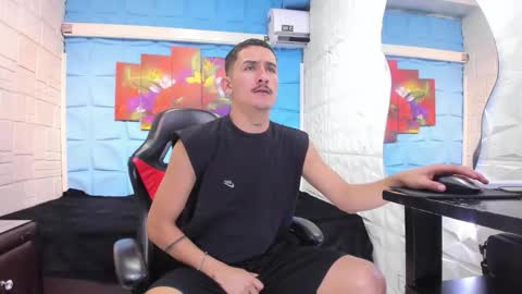 chrissevanss online show from January 18, 7:23 pm