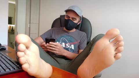 Snapshot of chrissmithin5 chatting on October 5, 6:59 pm Cardamomo online show from October 5, 6:59 pm
