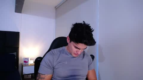 Snapshot of christianvalenzia chatting on January 17, 1:03 pm Christian online show from January 17, 1:03 pm