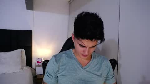 Snapshot of christianvalenzia chatting on February 4, 11:59 pm Christian online show from February 4, 11:59 pm