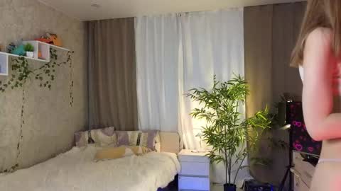 Ann online show from June 3, 1:47 pm