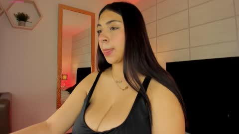 Snapshot of christine_harper chatting on October 15, 12:17 pm Christine online show from October 15, 12:17 pm