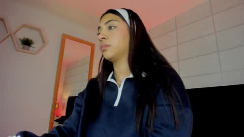 Christine  online show from October 28, 12:06 pm