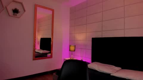 Christine  online show from February 16, 12:03 pm