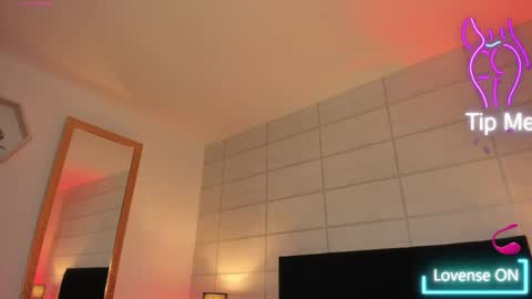 Snapshot of christine_harper chatting on September 30, 12:37 pm Christine online show from September 30, 12:37 pm