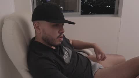 Chris online show from November 19, 1:05 am