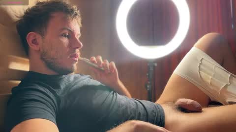 Christopher online show from April 22, 8:21 am