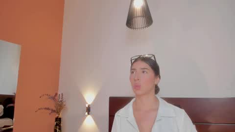 Snapshot of christy_seaa chatting on February 13, 6:26 pm Christy online show from February 13, 6:26 pm
